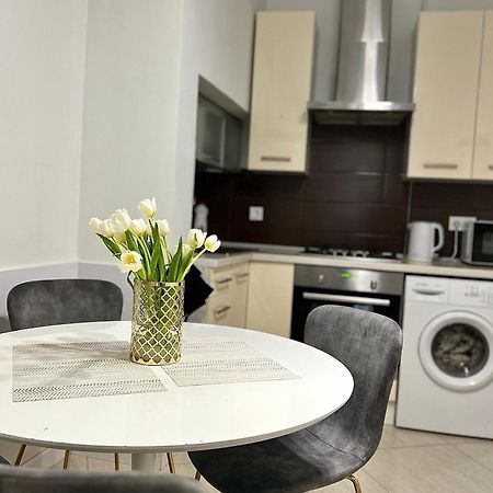 Miamo Apart Гнатюка 18 Lviv Exterior photo