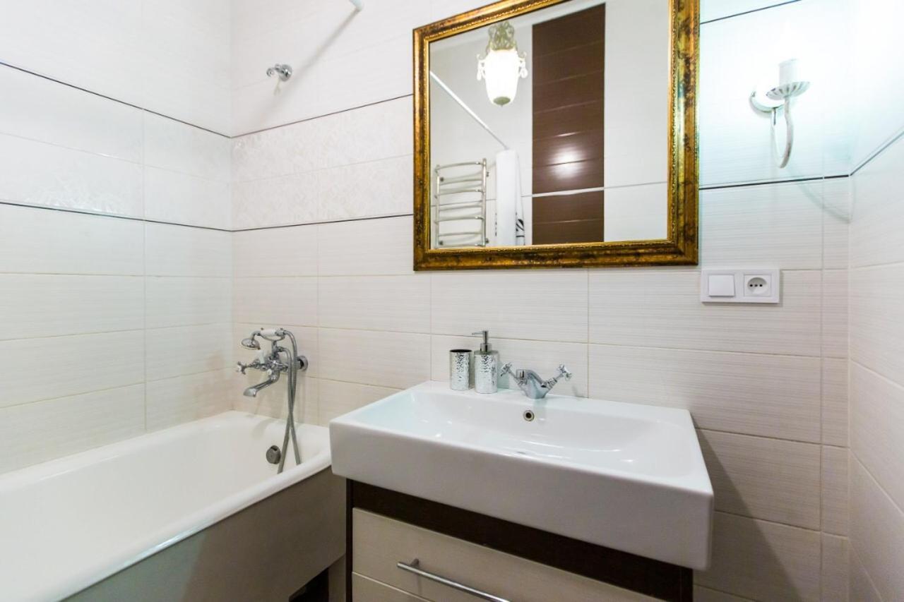 Miamo Apart Гнатюка 18 Lviv Exterior photo