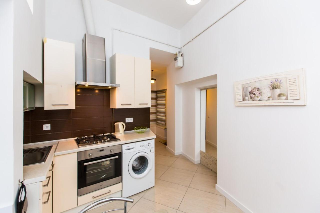 Miamo Apart Гнатюка 18 Lviv Exterior photo