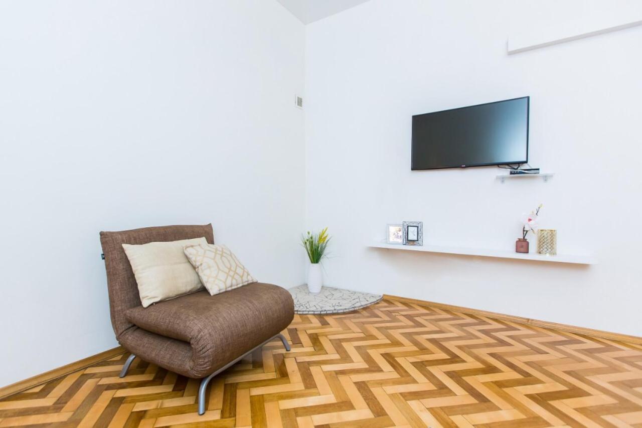 Miamo Apart Гнатюка 18 Lviv Exterior photo